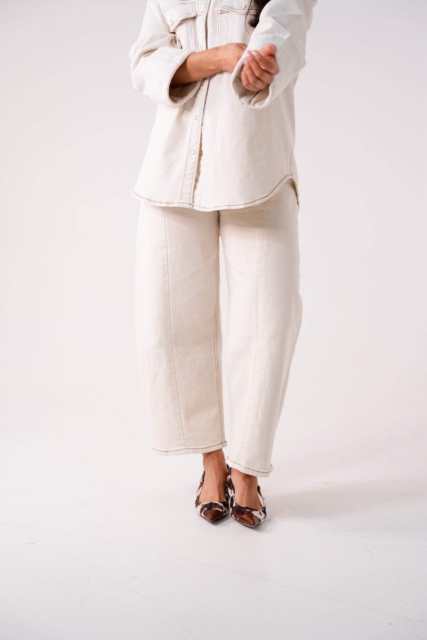 Women's Cream Denim Jeans | High-Waist Chocolate Stitched Barrel Fit 2