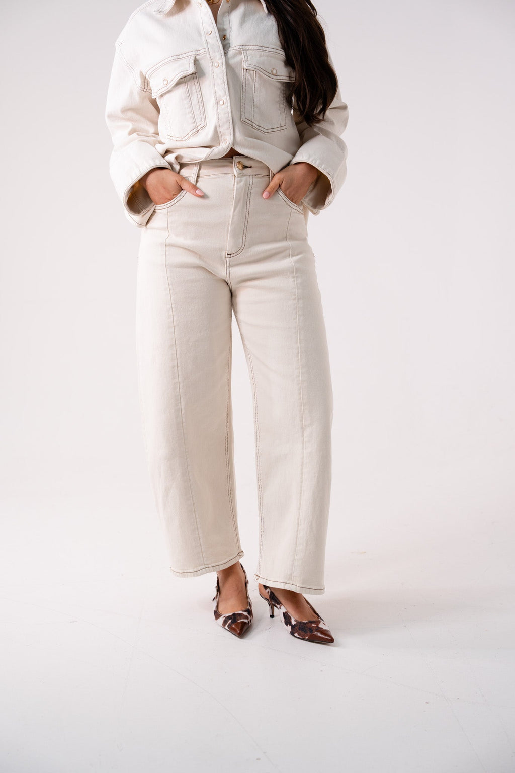 Women's Cream Denim Jeans | High-Waist Chocolate Stitched Barrel Fit 4