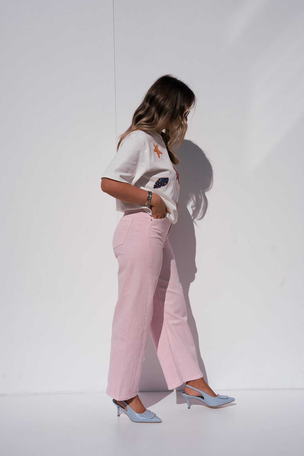 Women's Pink Denim Carrot Barrel Jeans | Stylish High-Waist Trendy Fit 7